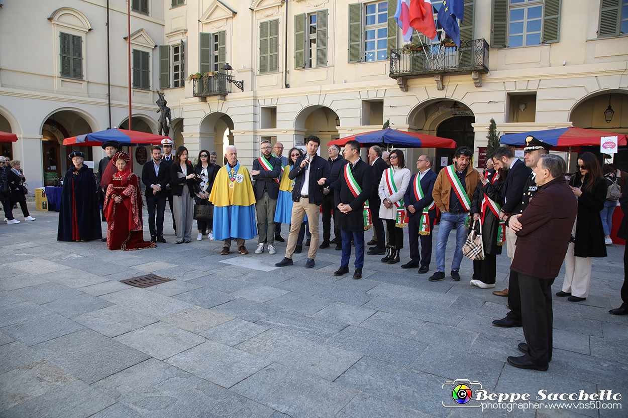 VBS_6825 - Fiera Storica di San Giuseppe 2024 - Alla Corte del Vino Barbera...la Salsiccia di Bra.jpg